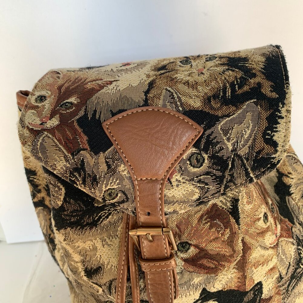 Signare Cat Kitten All over Print Tapestry Backpack Tan Drawstring Buckle Snap - Picture 6 of 14